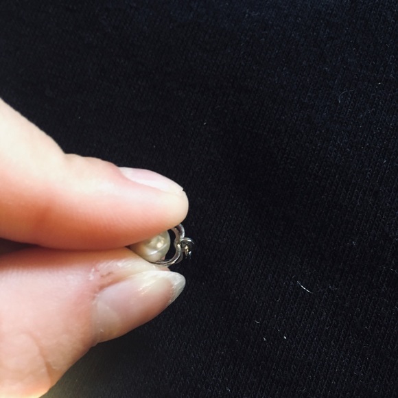 Beautiful pearl in a cage charm! - Picture 4 of 4